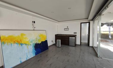 Amplia Propiedad adaptada como Salon de Eventos u oficinas