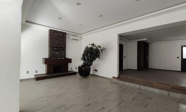 Amplia Propiedad adaptada como Salon de Eventos u oficinas