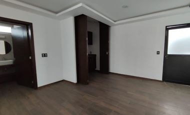 Amplia Propiedad adaptada como Salon de Eventos u oficinas