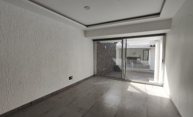 Amplia Propiedad adaptada como Salon de Eventos u oficinas
