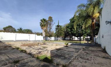Amplia Propiedad adaptada como Salon de Eventos u oficinas