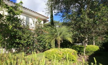 VIVIENDA DE ALTO STANDING CON AMPLIAS ÁREAS SOCIALES Y SEGURIDAD TOTAL