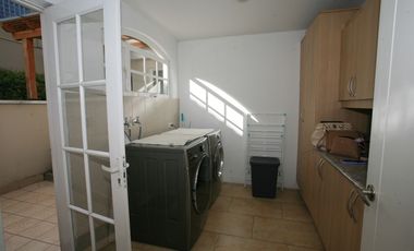 VIVIENDA DE ALTO STANDING CON AMPLIAS ÁREAS SOCIALES Y SEGURIDAD TOTAL