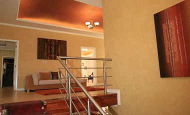 VIVIENDA DE ALTO STANDING CON AMPLIAS ÁREAS SOCIALES Y SEGURIDAD TOTAL