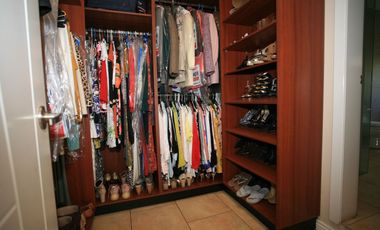 VIVIENDA DE ALTO STANDING CON AMPLIAS ÁREAS SOCIALES Y SEGURIDAD TOTAL