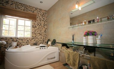 VIVIENDA DE ALTO STANDING CON AMPLIAS ÁREAS SOCIALES Y SEGURIDAD TOTAL