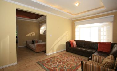 VIVIENDA DE ALTO STANDING CON AMPLIAS ÁREAS SOCIALES Y SEGURIDAD TOTAL