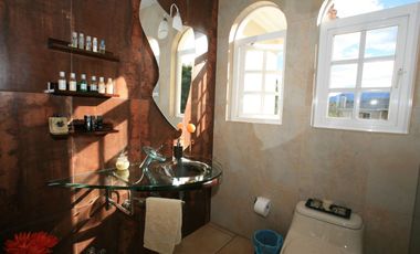 VIVIENDA DE ALTO STANDING CON AMPLIAS ÁREAS SOCIALES Y SEGURIDAD TOTAL