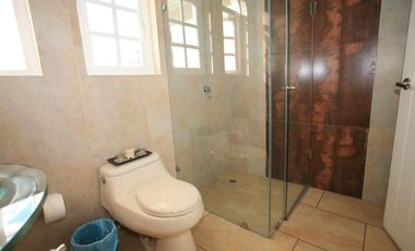 VIVIENDA DE ALTO STANDING CON AMPLIAS ÁREAS SOCIALES Y SEGURIDAD TOTAL