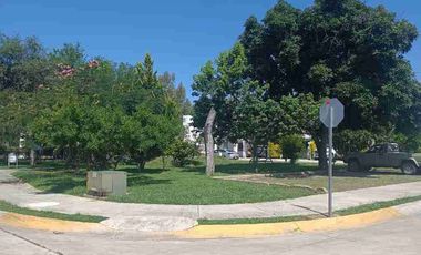 CASA EN VENTA EN MAYORCA RESIDENCIAL FRENTE A AREA VERDE JARDIN MUY GRANDE, RECAMARA EN PLANTA BAJA ZONA SUR ESTE LEON