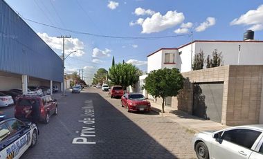 Casa en Remate Bancario, Colonia Las Granjas, Chihuahua, Chih.
