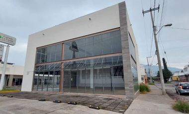 LOCAL ANCLA EN RENTA PLAZA COMERCIAL EN URUAPAN
