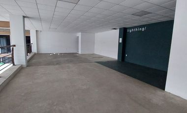 LOCAL ANCLA EN RENTA PLAZA COMERCIAL EN URUAPAN