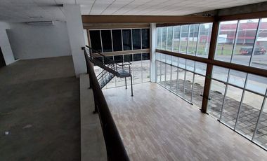 LOCAL ANCLA EN RENTA PLAZA COMERCIAL EN URUAPAN