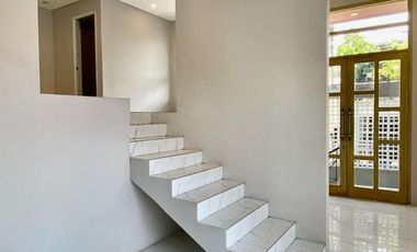 Dijual Rumah Baru Hook  Private Pool Selangkah Raya Bandara Juanda Sidoarjo