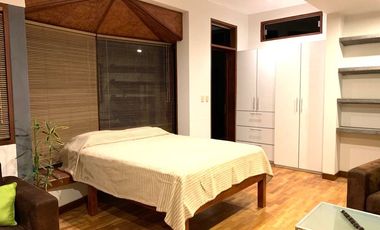 ALQUILO EN PRECIOSA CASA LINDAS HABITACIONES CON AREAS COMUNES: PISCINA, COCINA, LAVANDERÍA. PRECIO TODO INCLUIDO, SOLO MUJERES