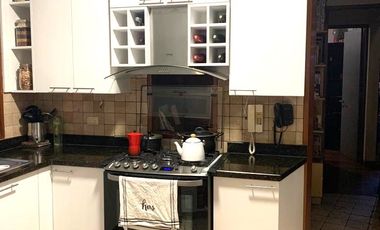 ALQUILO EN PRECIOSA CASA LINDAS HABITACIONES CON AREAS COMUNES: PISCINA, COCINA, LAVANDERÍA. PRECIO TODO INCLUIDO, SOLO MUJERES