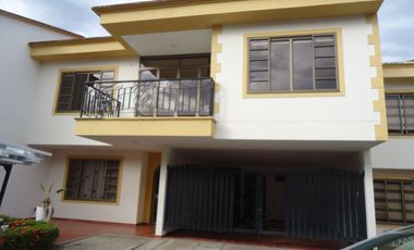 EN VENTA CASA EN EL CONDOMINIO CAMPESTRE ALTOS DE IGUATEMI AL ORIENTE DE NEIVA