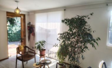 Casa Remodelada En La Reina, Cercana A Metro Y Plaza Egaña