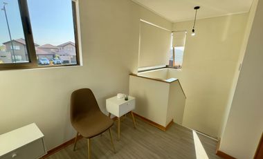 Exclusiva Casa en Arriendo en Condominio La Cosecha – Chicureo Oriente.