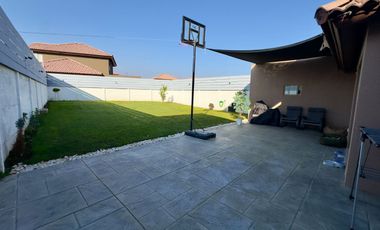 Exclusiva Casa en Arriendo en Condominio La Cosecha – Chicureo Oriente.
