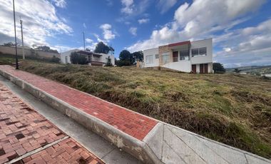 SE VENDE LOTE ESQUINERO EN CONJUNTO VILLA HELENA