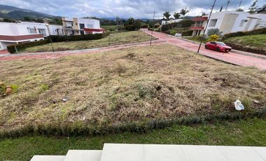 SE VENDE LOTE ESQUINERO EN CONJUNTO VILLA HELENA