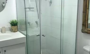 Totalmente equipado y amoblado con hermosa vista al mar en condominio de lujo en Vichayito