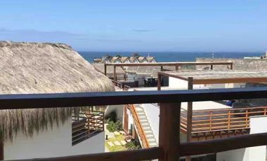 Totalmente equipado y amoblado con hermosa vista al mar en condominio de lujo en Vichayito