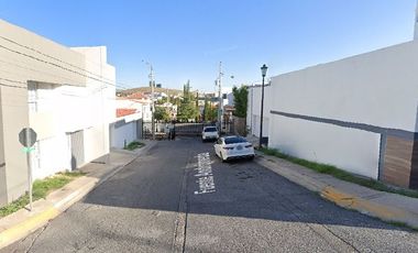 Casa en Remate Bancario, Fracc Las Fuentes, Chihuahua, Chih., a unos minutos de Plaza del Sol