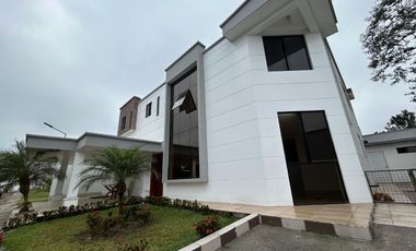 Casa por el sector de la UTE