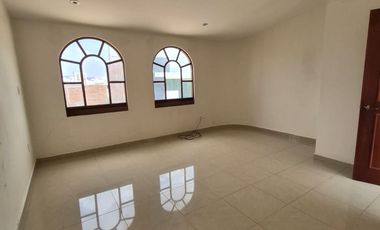 CASA DE RENTA  EN ARBOLEDAS DE SAN JAVIER