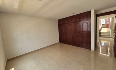 CASA DE RENTA  EN ARBOLEDAS DE SAN JAVIER