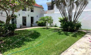 RENTO CASA EN COSTA DE ORO (SIN MUEBLES) PARA CASA HABITACION U OFICINA