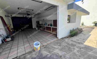 RENTO CASA EN COSTA DE ORO (SIN MUEBLES) PARA CASA HABITACION U OFICINA