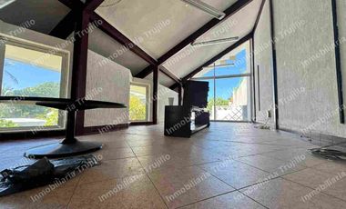 RENTO CASA EN COSTA DE ORO (SIN MUEBLES) PARA CASA HABITACION U OFICINA