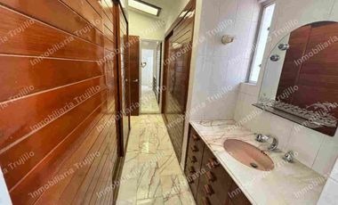 RENTO CASA EN COSTA DE ORO (SIN MUEBLES) PARA CASA HABITACION U OFICINA