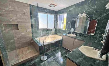 RENTO CASA EN COSTA DE ORO (SIN MUEBLES) PARA CASA HABITACION U OFICINA