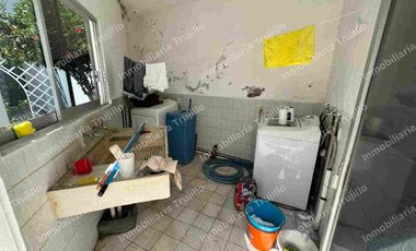 RENTO CASA EN COSTA DE ORO (SIN MUEBLES) PARA CASA HABITACION U OFICINA