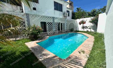 RENTO CASA EN COSTA DE ORO (SIN MUEBLES) PARA CASA HABITACION U OFICINA