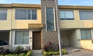 Casa Amoblada en Venta o Renta en Conjunto Portofino