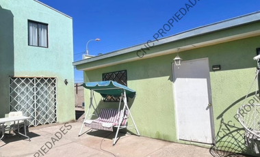 🏡 ¡EN VENTA! Casa de dos pisos + mini departamento independiente.