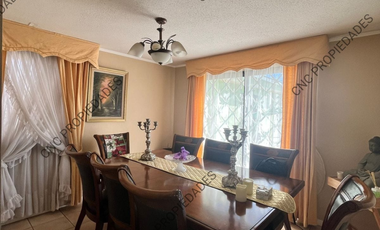 🏡 ¡EN VENTA! Casa de dos pisos + mini departamento independiente.