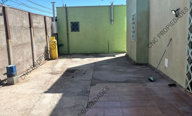 🏡 ¡EN VENTA! Casa de dos pisos + mini departamento independiente.