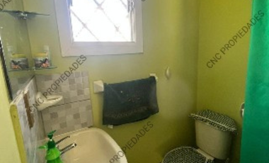 🏡 ¡EN VENTA! Casa de dos pisos + mini departamento independiente.