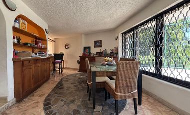 Casa en venta en Fraccionamiento Marroquín con dos frentes