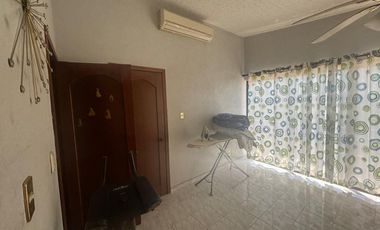 Casa en venta en Fraccionamiento Marroquín con dos frentes