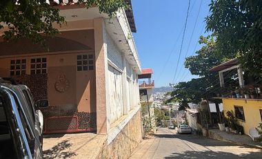 Casa en venta en Fraccionamiento Marroquín con dos frentes
