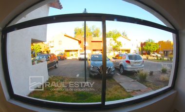 VENDEMOS casa en exclusivo Condominio