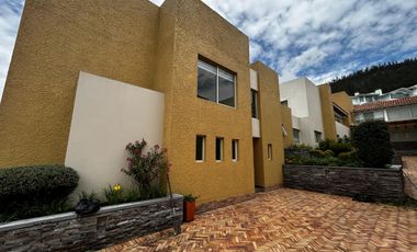 Casa en Arriendo en Cumbayá – Vía Tanda, Tranquilidad y Naturaleza